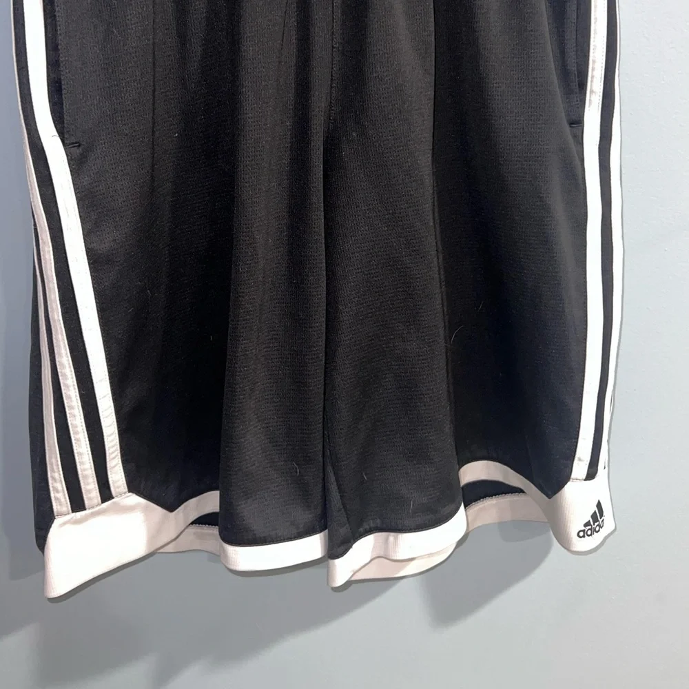 Adidas- Black shorts - Picture 2 of 3